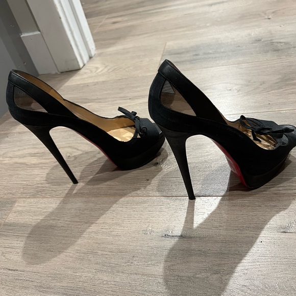 Christian Louboutin: 5 3/4 heel; size 38.5 - Picture 6 of 6